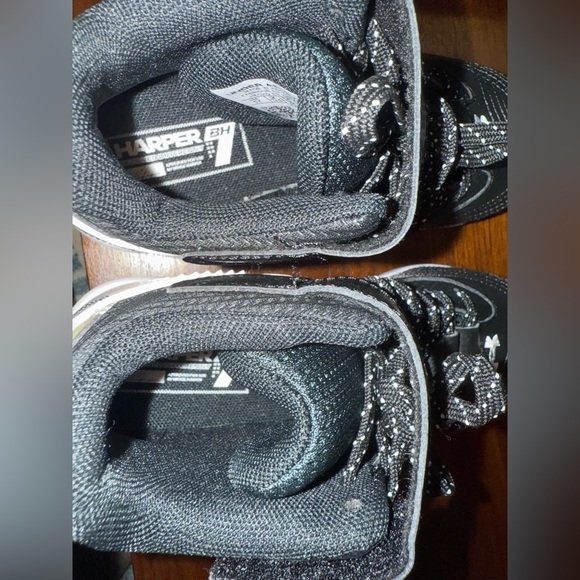 Under Armour Harper 7 Mid RM Jr., size 1Y NIB - Picture 7 of 8